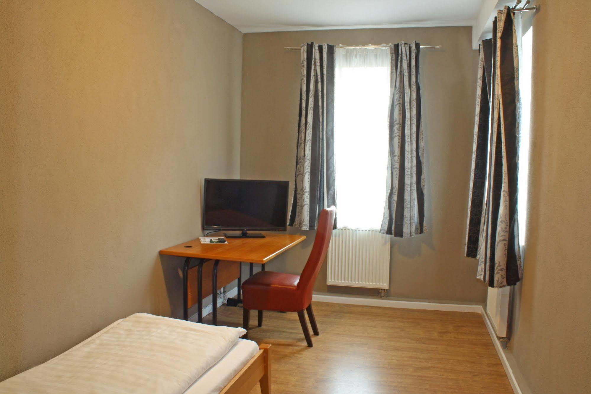 Hotel Cristallo Ландсхут Екстериор снимка