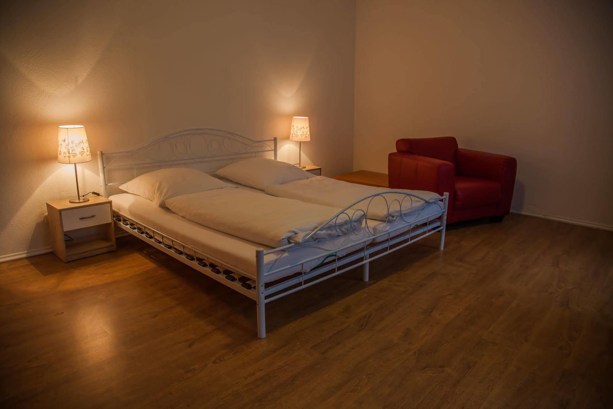 Hotel Cristallo Ландсхут Екстериор снимка